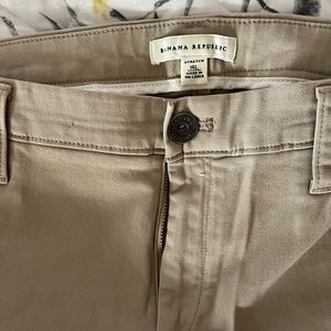 Banana Republic Women’s long sz 14 bootcut khaki pants
